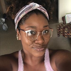 Meet your Posher, Candice